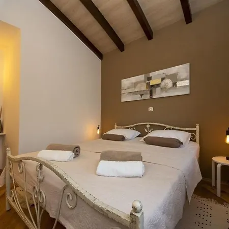 Ferienhaus Mit Privatpool Fur 7 Personen Ca 290 Qm In Sibenik-dubrava, Dalmatien Norddalmatien Holiday home Dubrava (Sibenik-Knin)