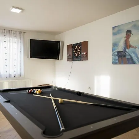 Ferienhaus Mit Privatpool Fur 7 Personen Ca 290 Qm In Sibenik-dubrava, Dalmatien Norddalmatien Holiday home *